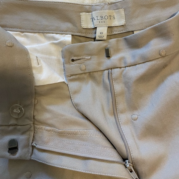 Talbots Chino shorts with stitched dot design - Picture 2 of 3